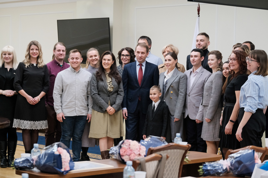 Астраханского эколога наградил федеральный министр