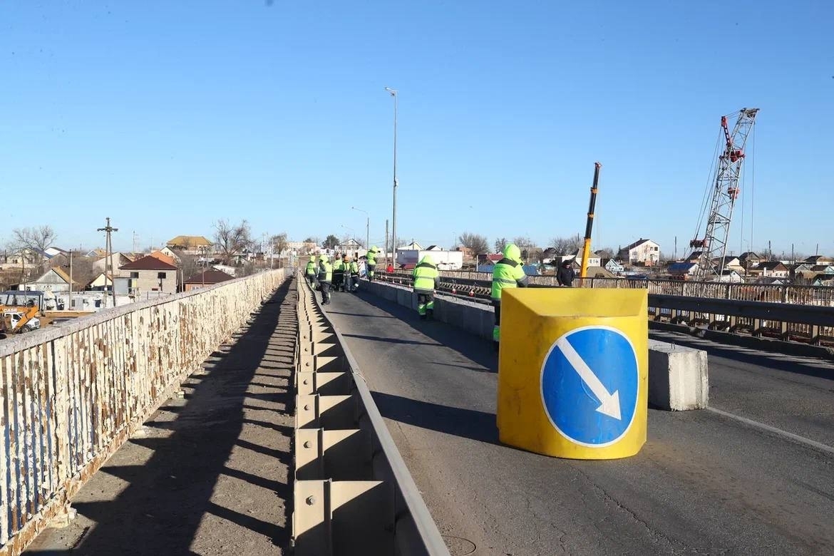 На астраханском мосту через реку Хурдун началась подготовка к ремонту