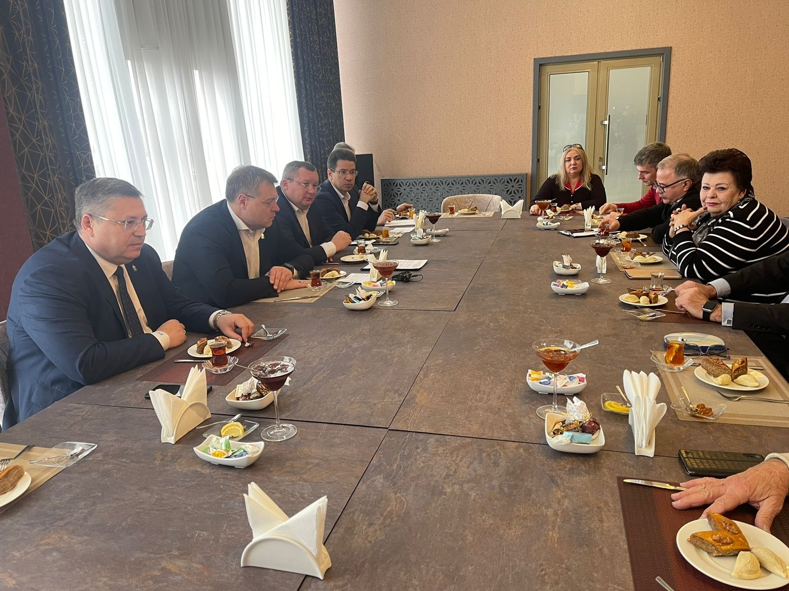 Астраханский губернатор встретился с российскими соотечественниками в Азербайджане 