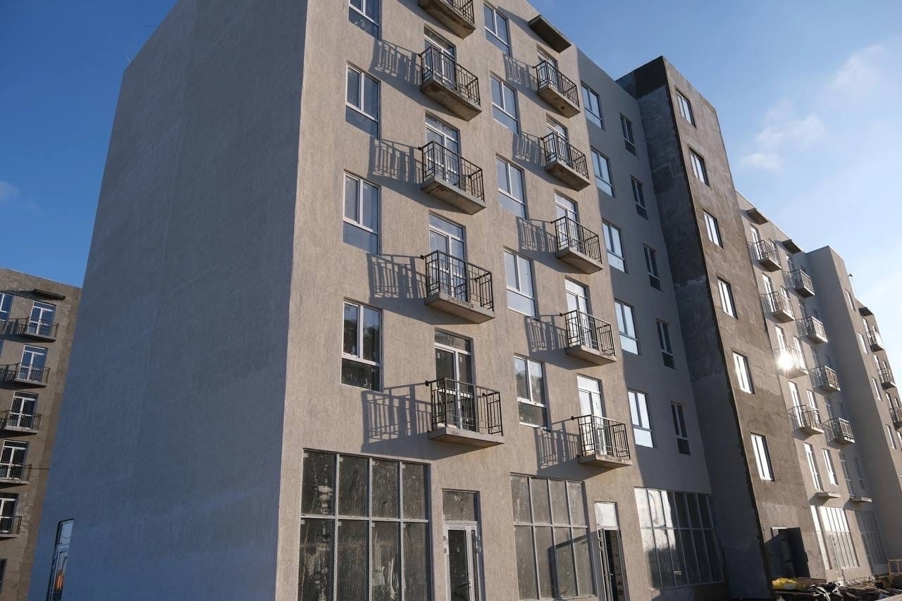 Готовность новых домов для переселения астраханцев в Приволжском районе составила 85% 