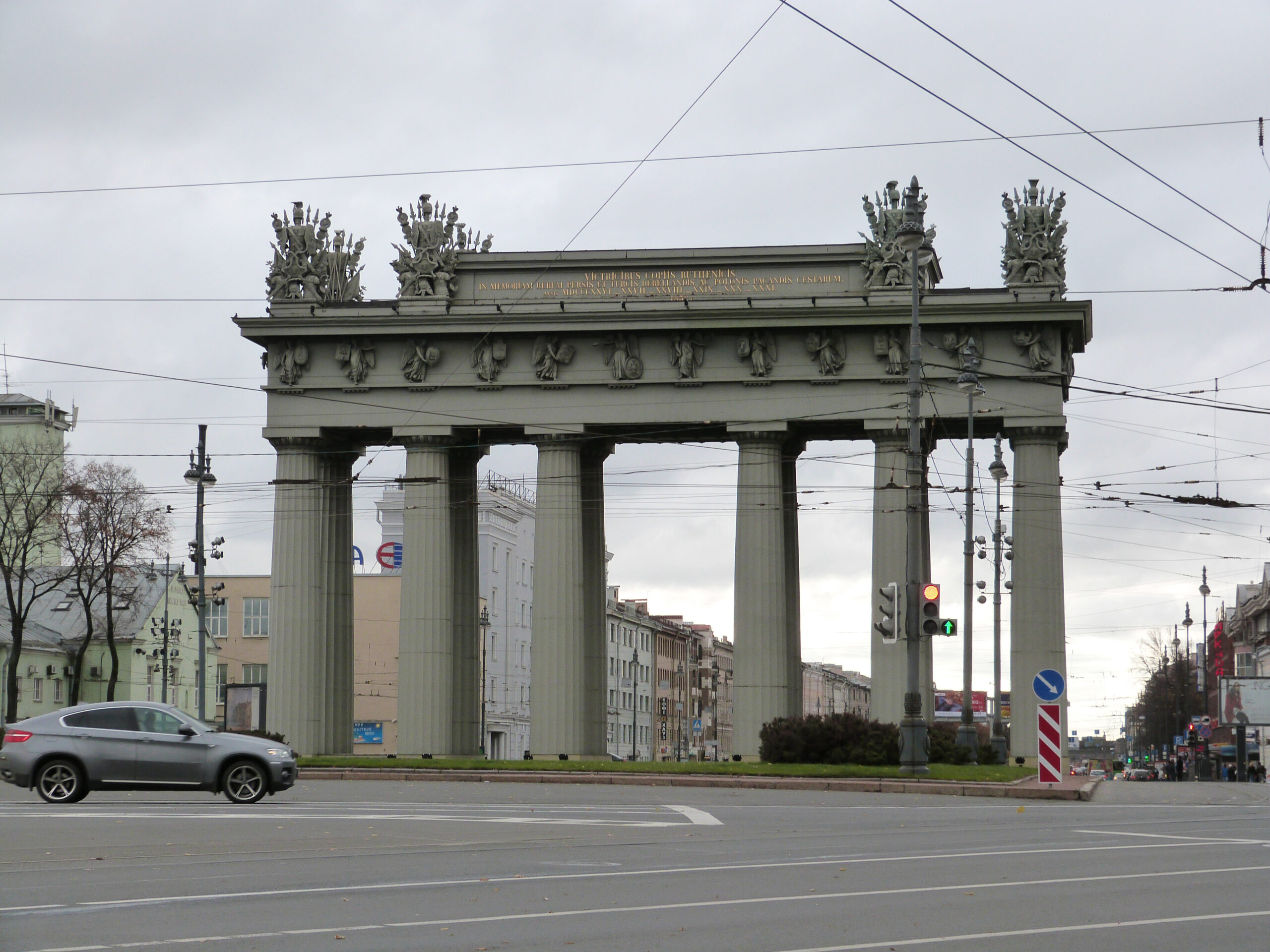 В Петербурге отреставрируют Московские Триумфальные ворота