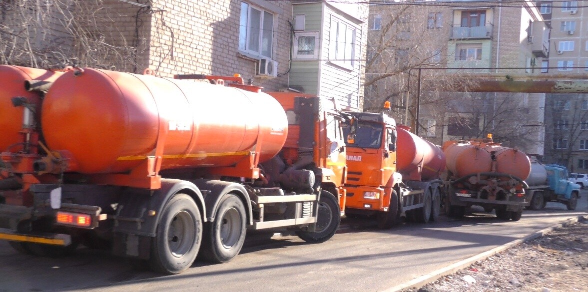 В Ленинградском переулке в Астрахани восстановили водоснабжение 