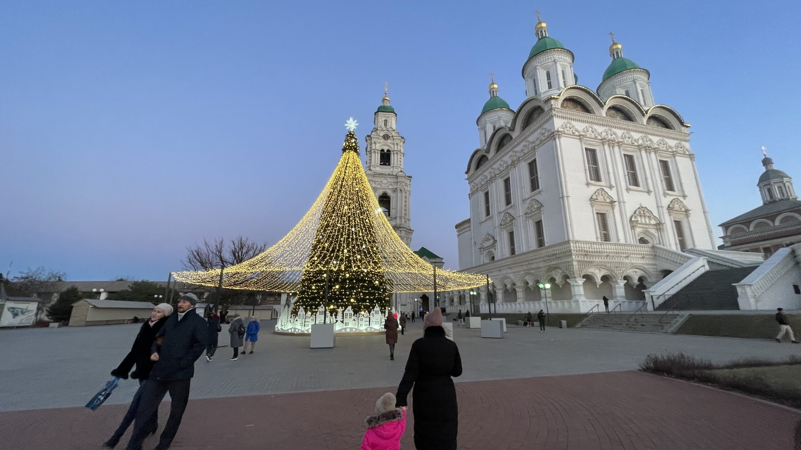 Концерты в Астраханском Кремле отменили из-за погоды 