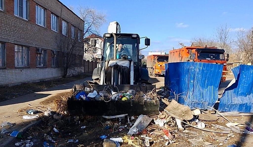 Из Астрахани за праздники вывезли почти 290 тонн мусора