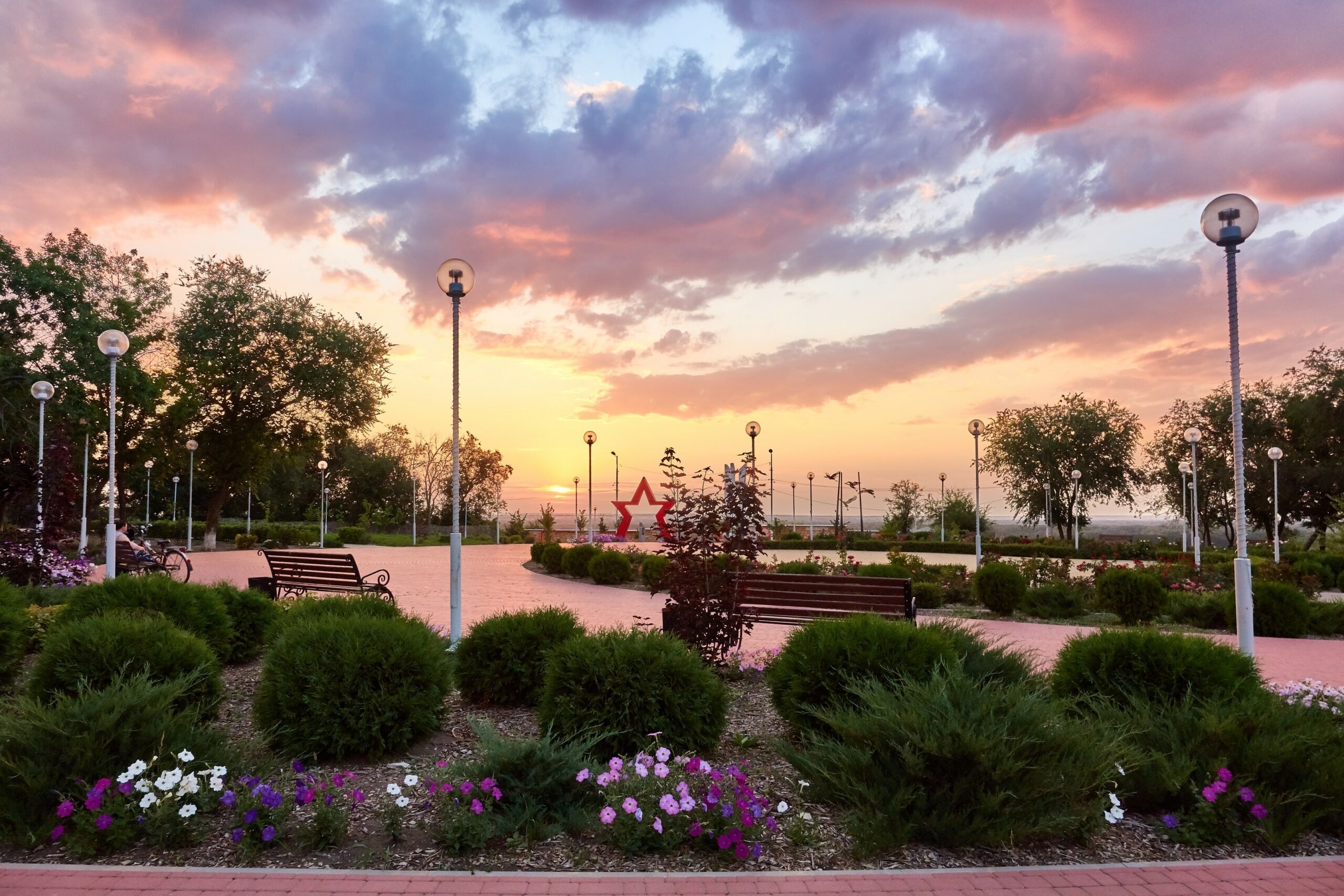 В Волгоградской области в 2023 году благоустроят более сотни общественных пространств 