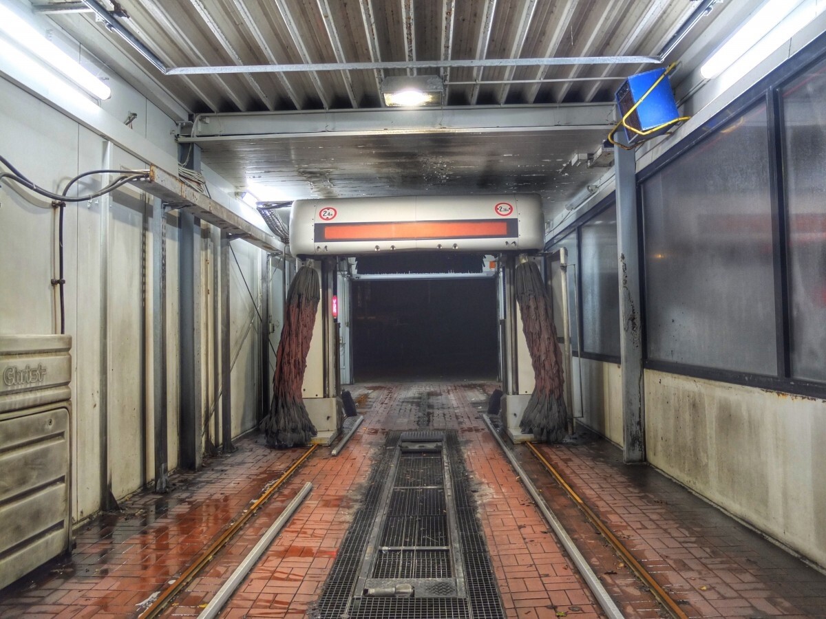 Астраханские автомойки проверили на законность подключения водоснабжения 