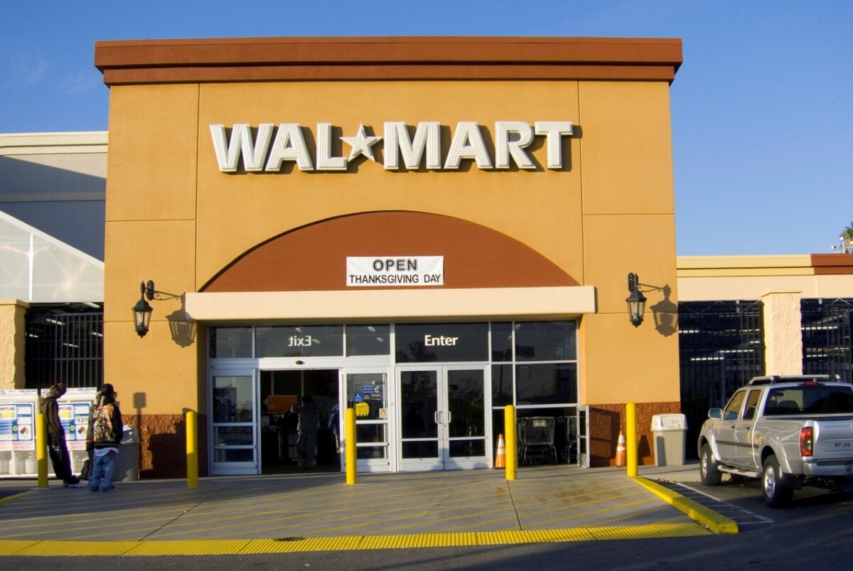 Walmart отчиталась о росте продаж за четвертый квартал и весь год