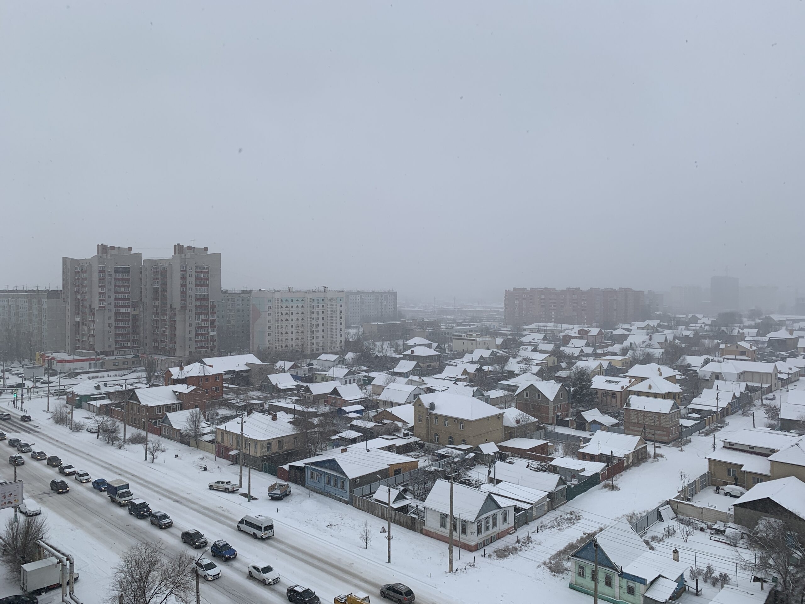 Астраханцев ждут снег и гололедица 3 февраля 