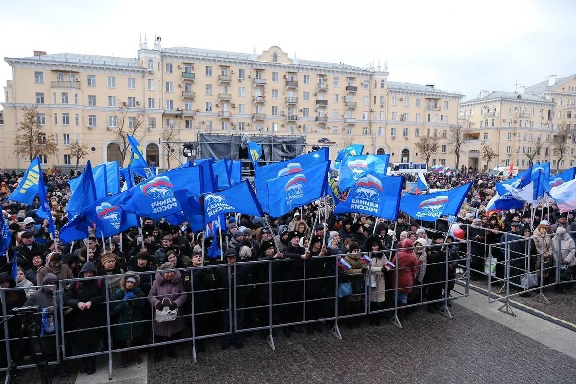 В Астрахани выступил Александр Иванов с рок-группой «Рондо»