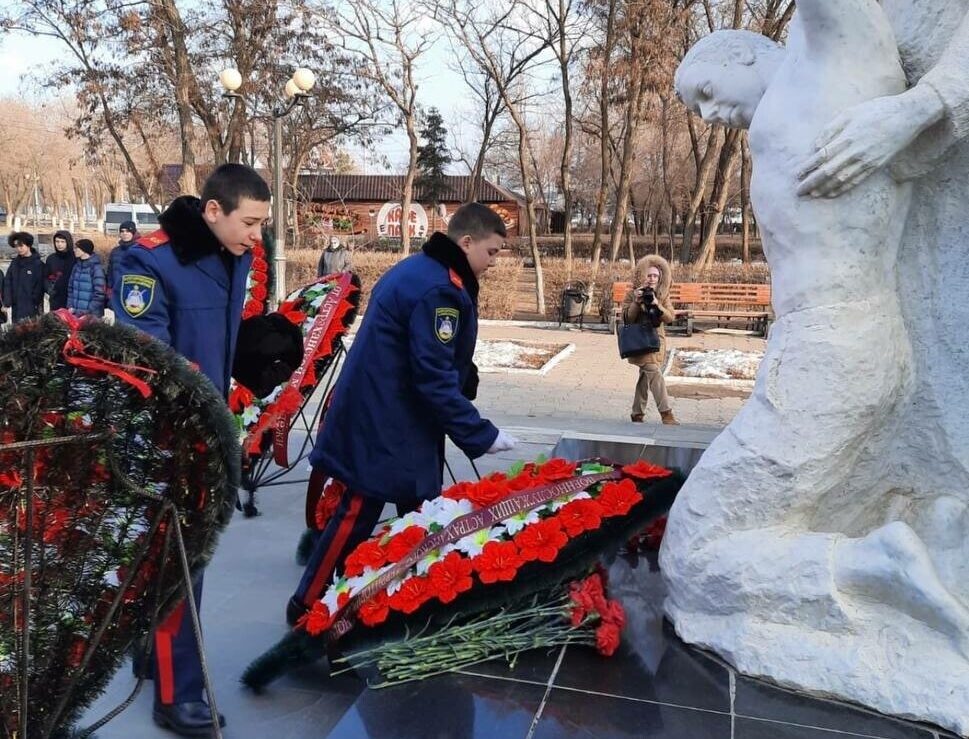 В Астрахани почтили память погибших защитников Отечества 