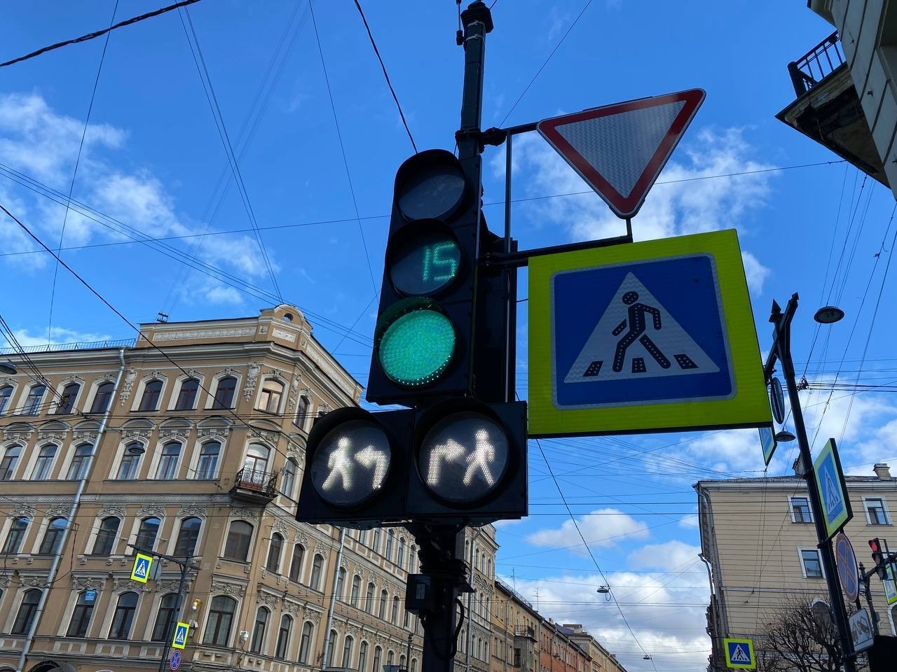 На 20 светофорных объектах Петербурга обновят оборудование связи
