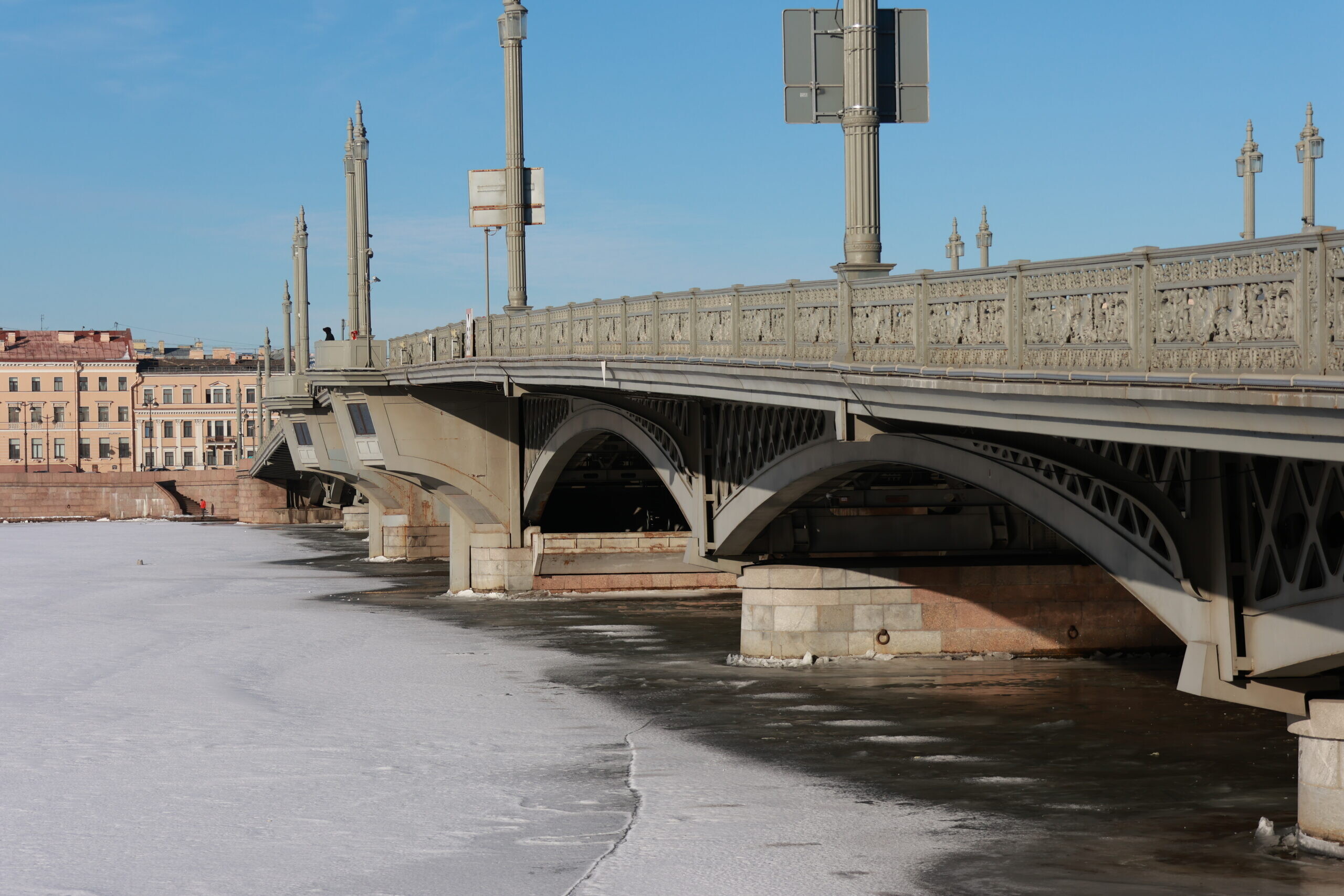 В Петербурге готовятся к разводке мостов
