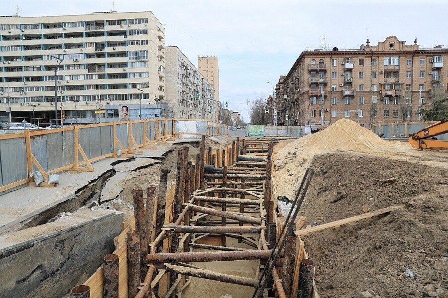 В Волгограде построили новый коллектор через пойму реки Царицы 