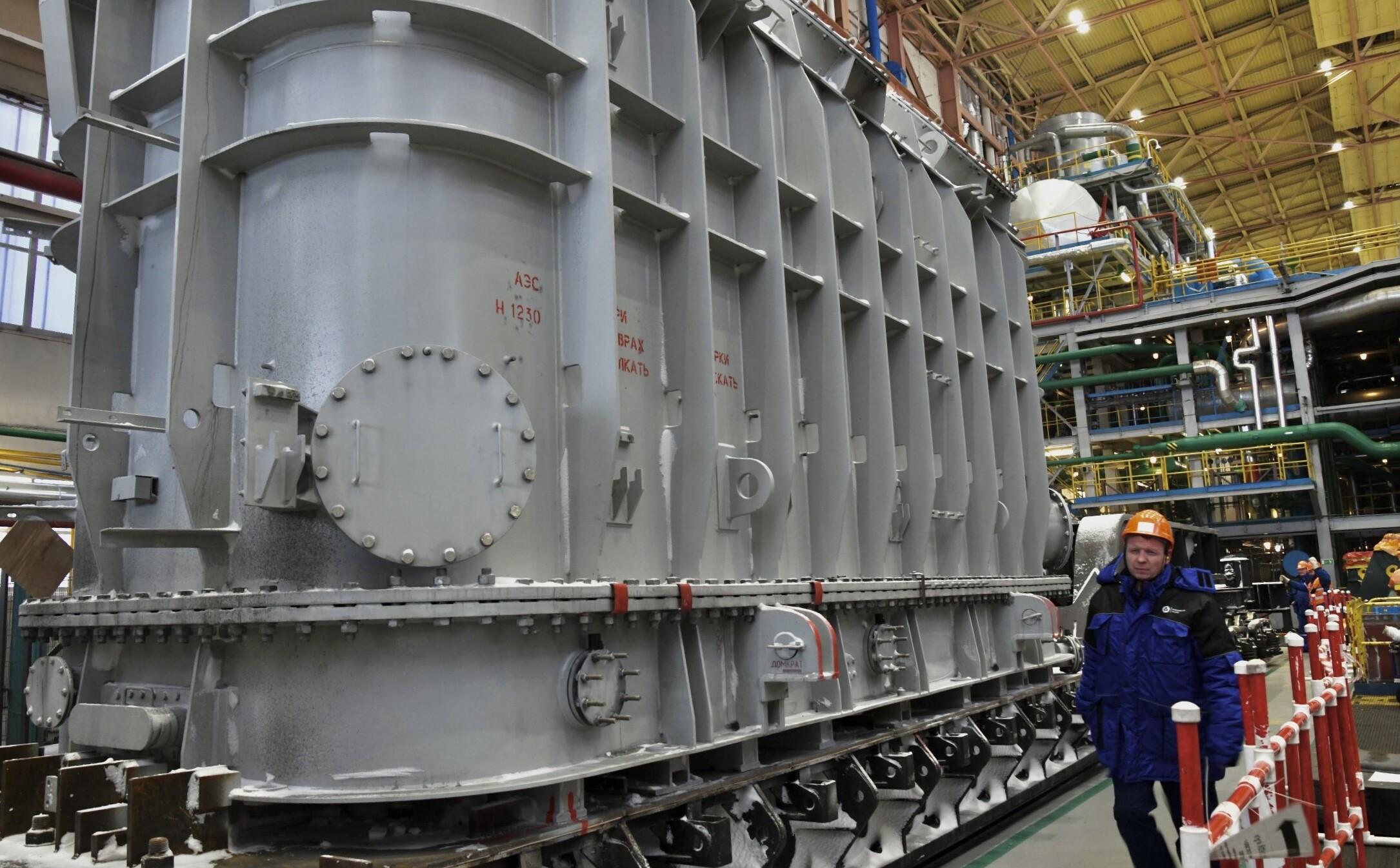 На Кольской АЭС установили новый резервный трансформатор российского производства