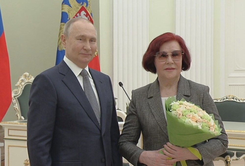 Руководитель мурманского ансамбля танца «Радость» получила Премию президента 