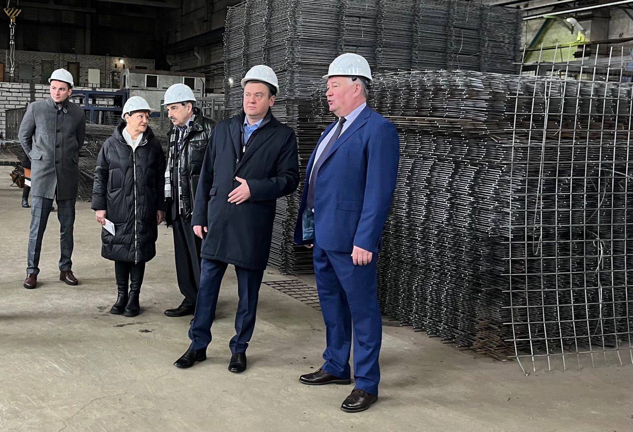 Вице-губернатор Петербурга Кирилл Поляков посетил площадку ЗАО «СК ЛенСтройДеталь»
