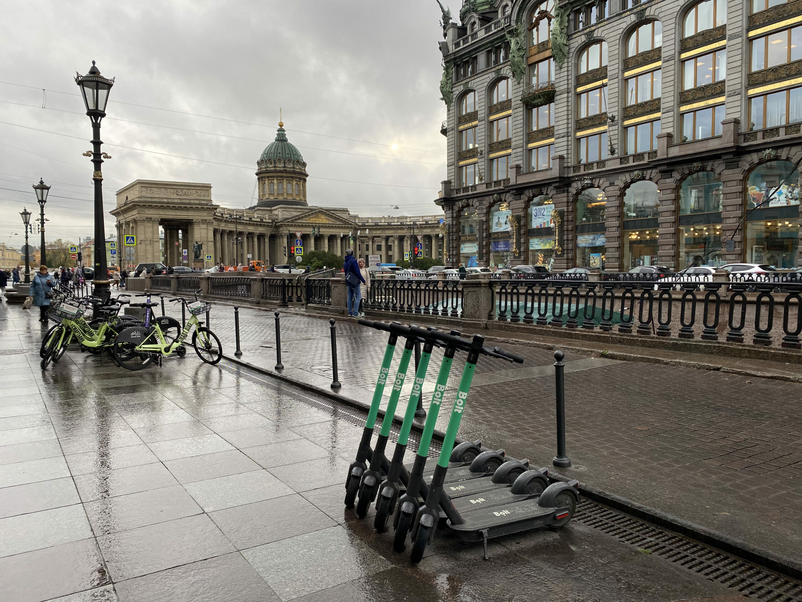 В Петербурге предложили собрать миллиард рублей с кикшеринговых компаний