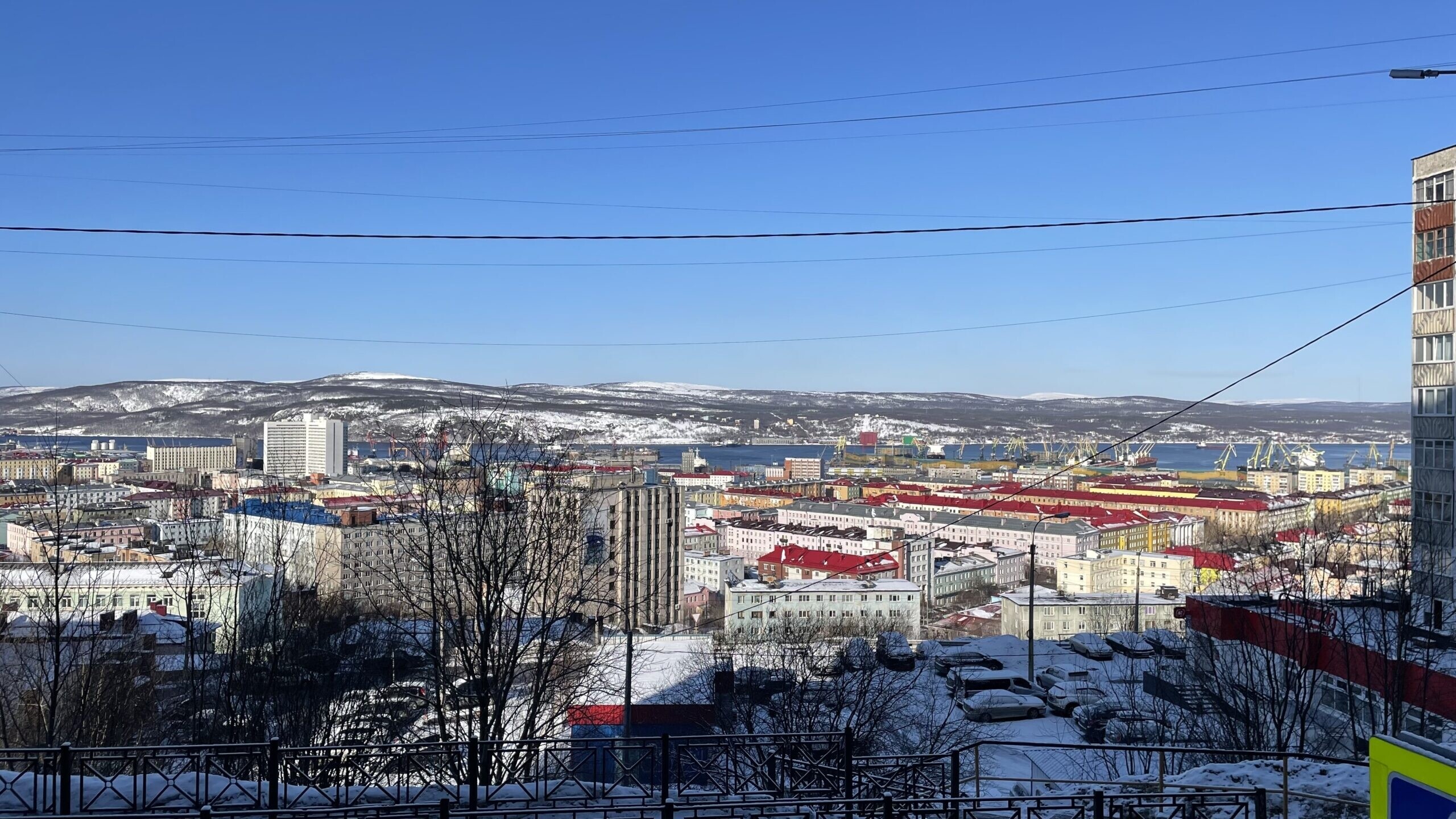 В Мурманской области ожидается сильный ветер и плюс семь градусов