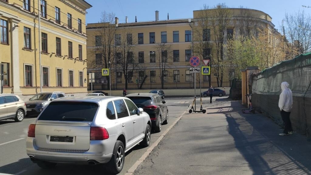 В Петербурге обнаружили новое массовое скопление «закрывальщиков» номеров