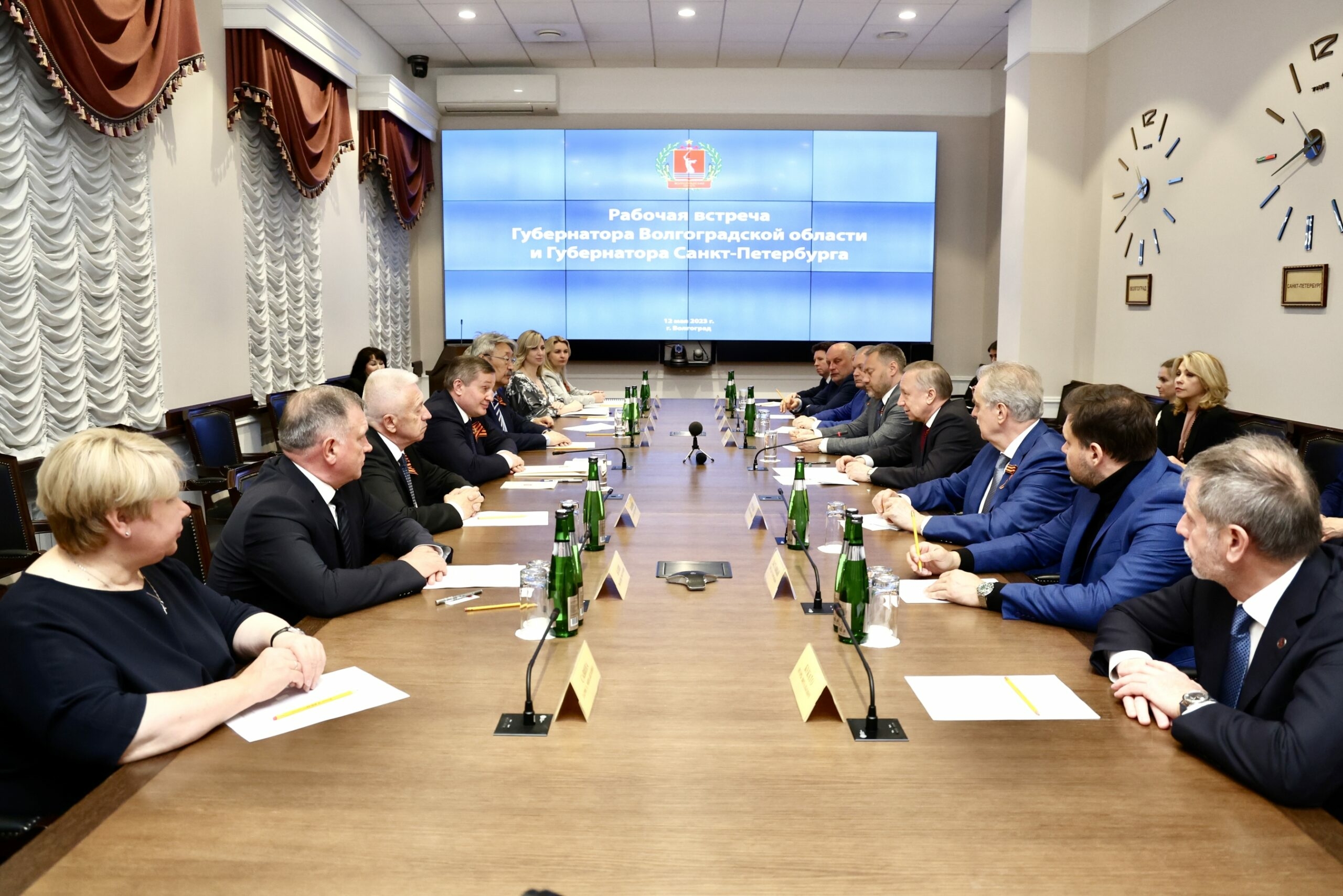 Программу сотрудничества на 2023-2025 годы подписали Петербург и Волгоградская область