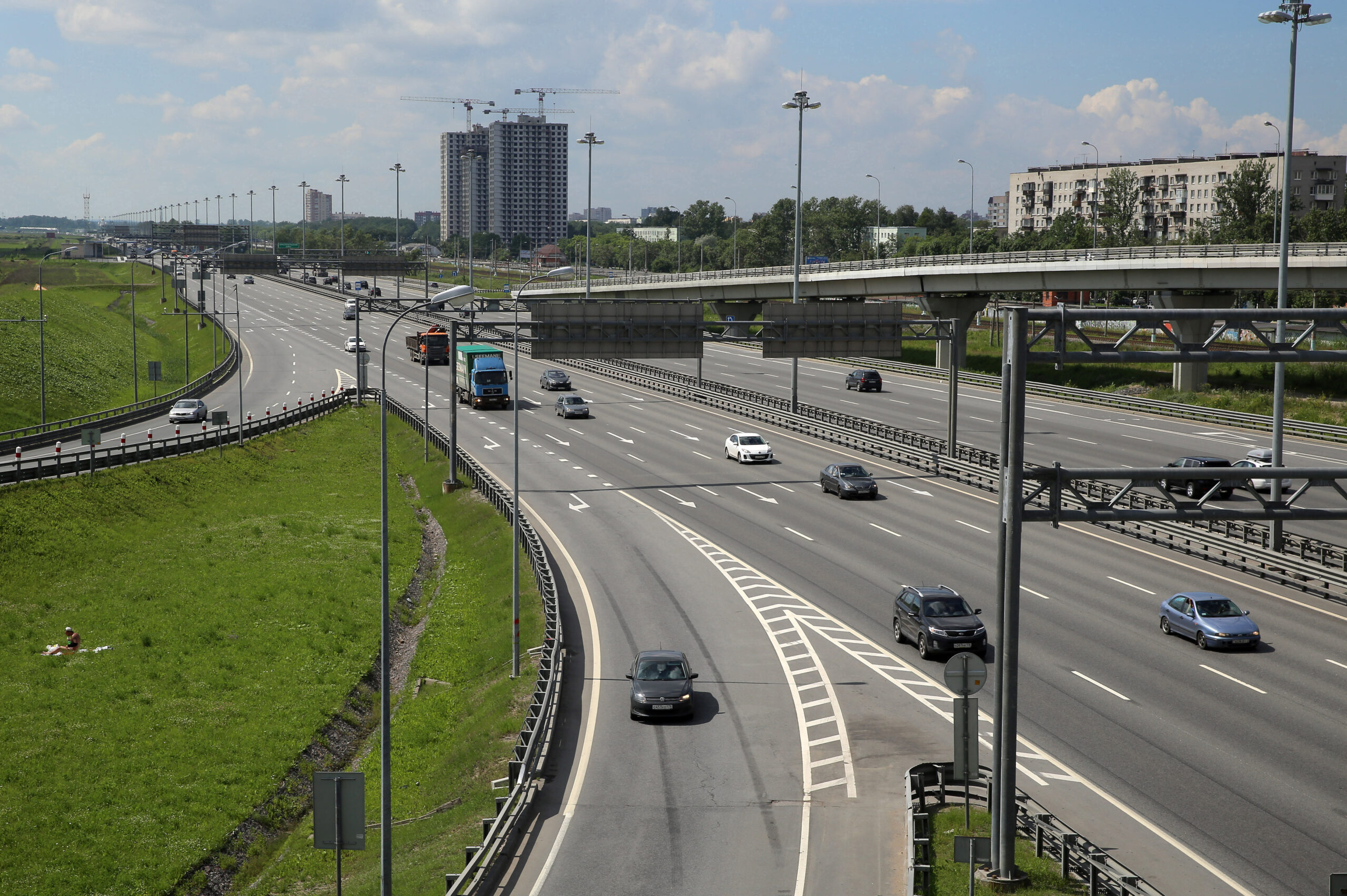 В Петербурге ограничат движение на развязке КАД с проспектом Культуры