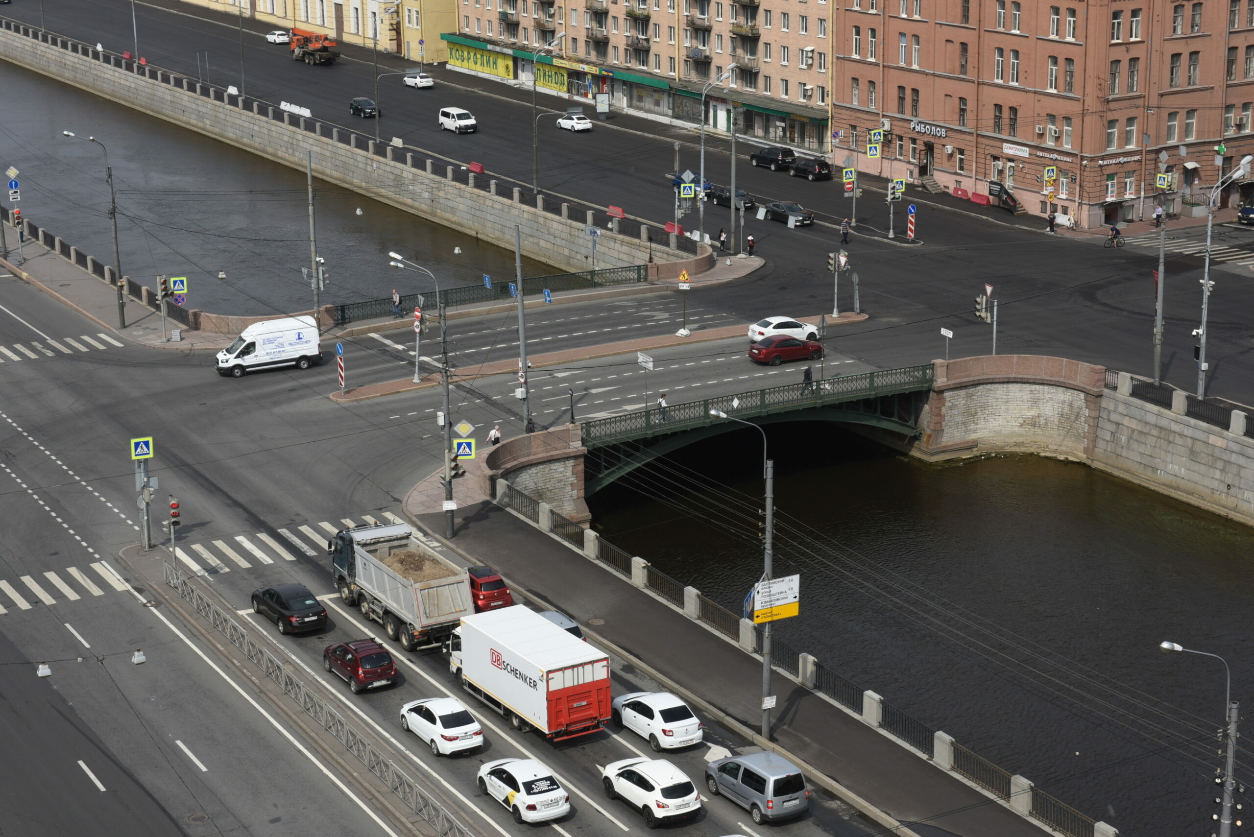 На Варшавском мосту Петербурга заменят асфальт
