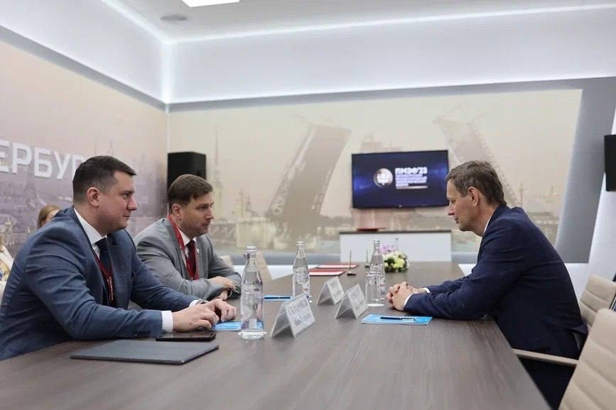 Газпромбанк и Смольный подписали соглашение о строительстве магистрали М-49 в районе «Лахта-Центра» в рамках ПМЭФ