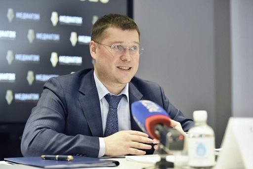 Юрий Сердечкин возмущен варварским отношением к кустам сирени на проспекте Ленина
