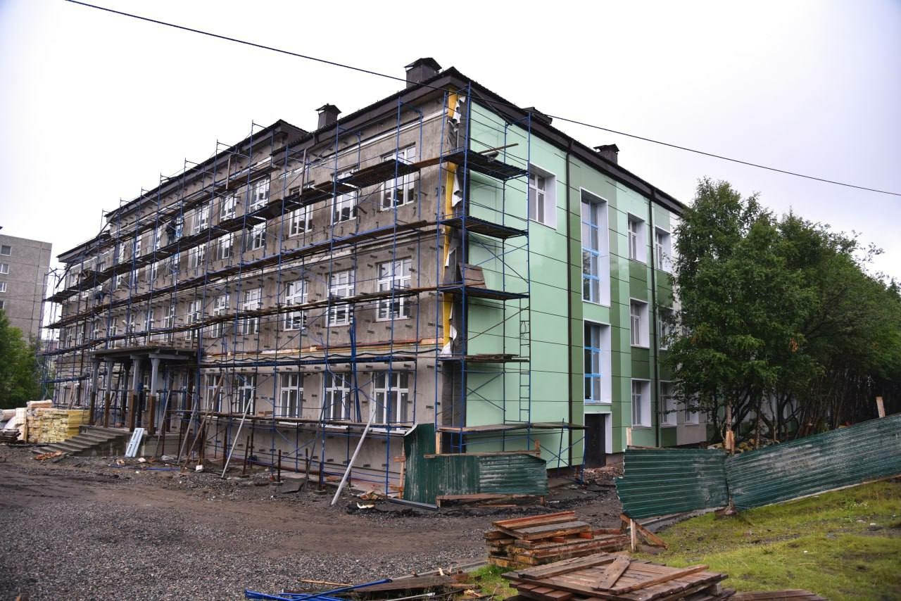 В Мурманске отремонтируют восемь школ и территории вокруг них
