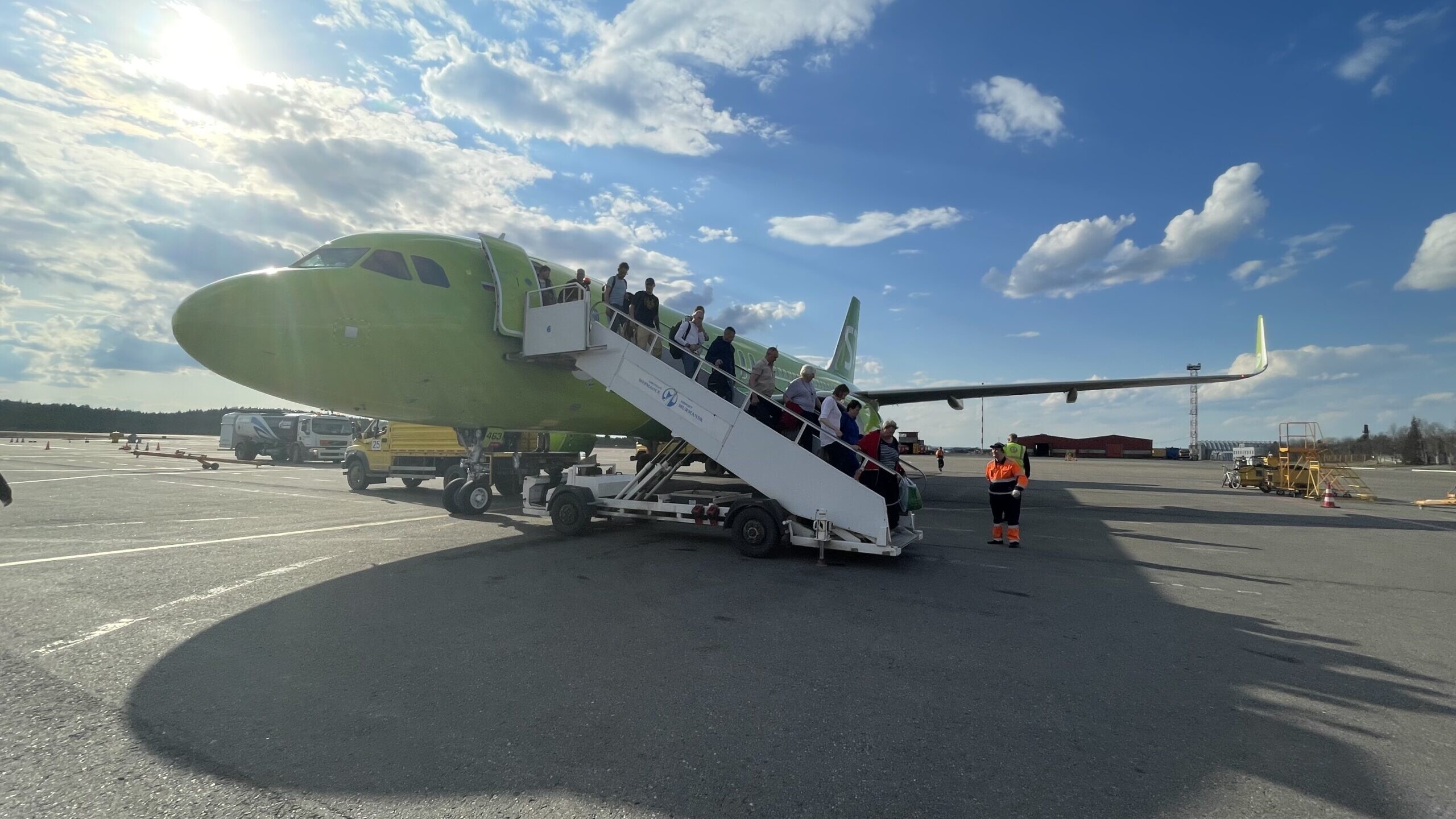 Ск и прокуратура проверят экстренную посадку самолета S7 в Новосибирске 