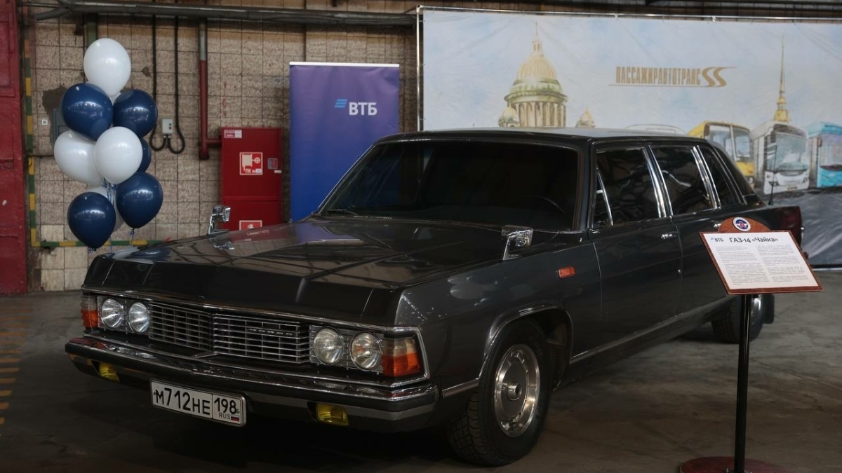 ГА3-14 «Чайка» стала новым экспонатом в коллекции петербургского «Пассажиравтотранса»