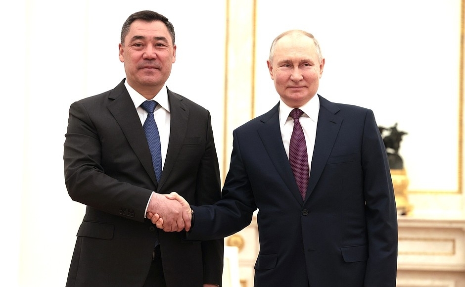 Путин и Жапаров дали старт строительству русских школ в Киргизии