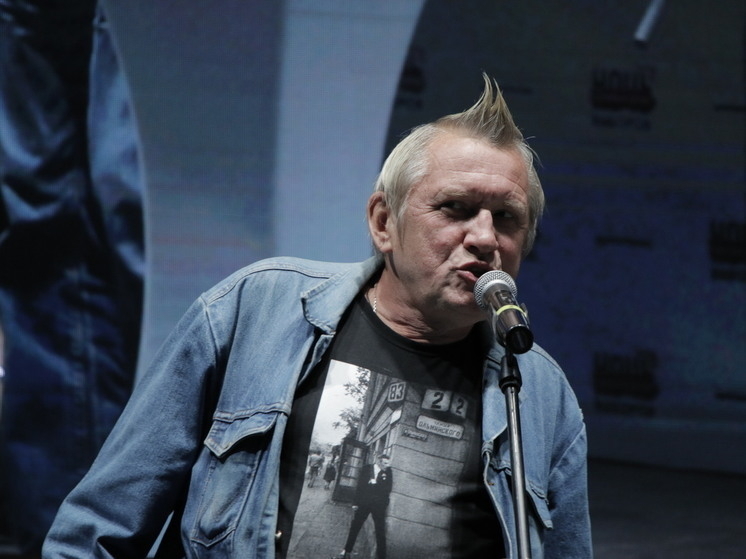 В Петербурге музыканты группы «АукцЫон» простятся с поэтом Лубниным