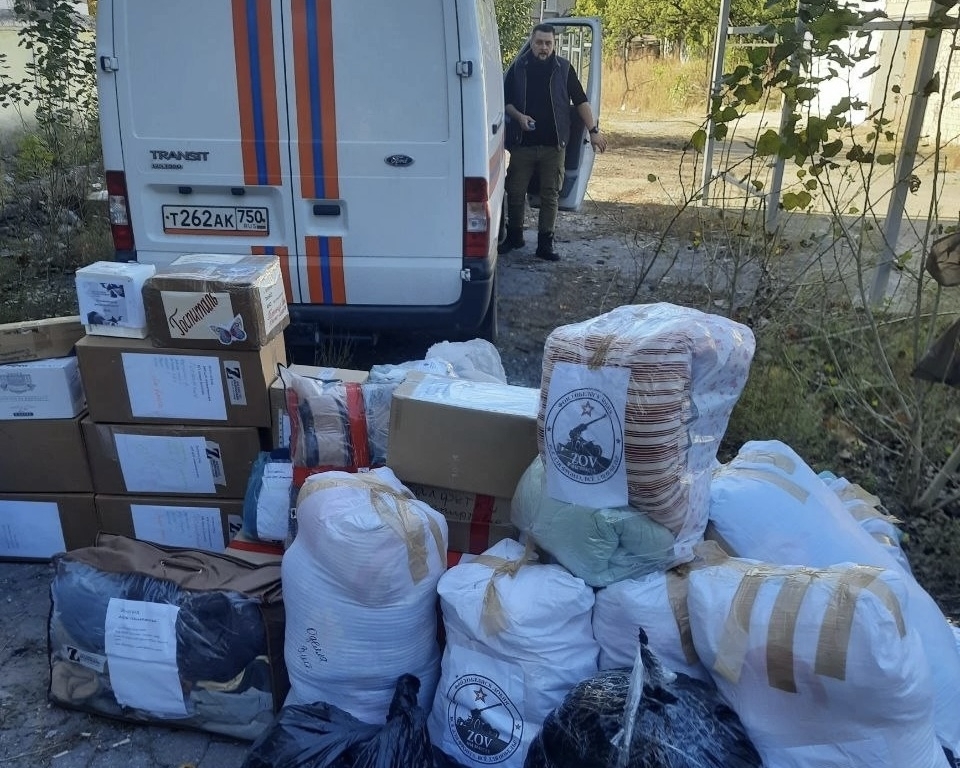 Спасатели из Химок передали в ЛНР восемь тонн гуманитарной помощи