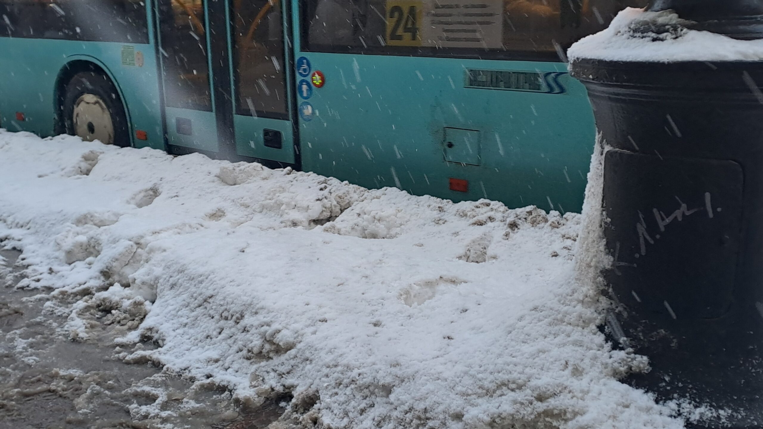 В Петербурге продолжаются ДТП из-за неопытных водителей