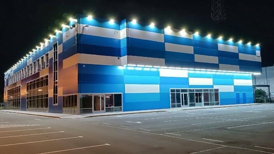 В Красном Селе начал работать спорткомплекс с крытым катком