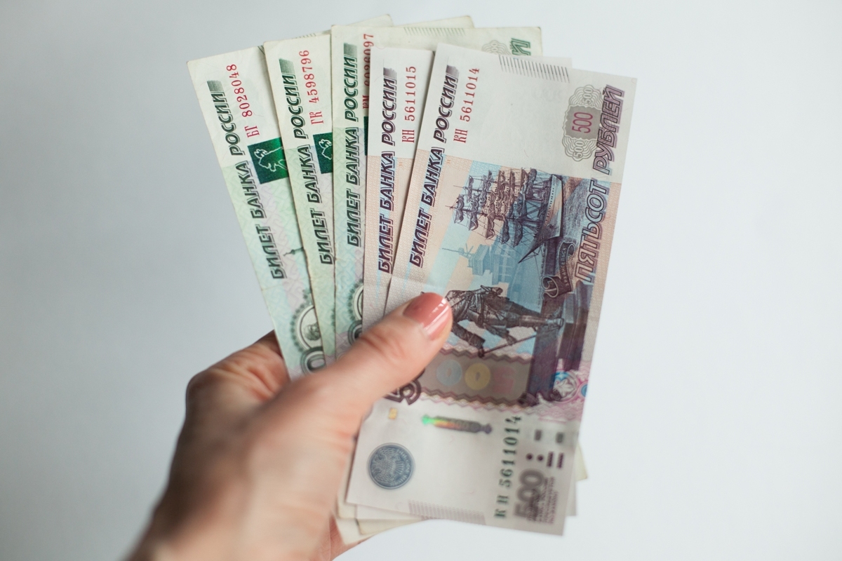 В Петербурге ищут компанию, которая застрахует работников с семьями на 56 млн рублей