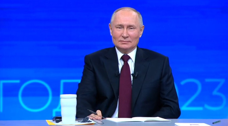 Путин призвал оценить строгость наказания за экономические преступления