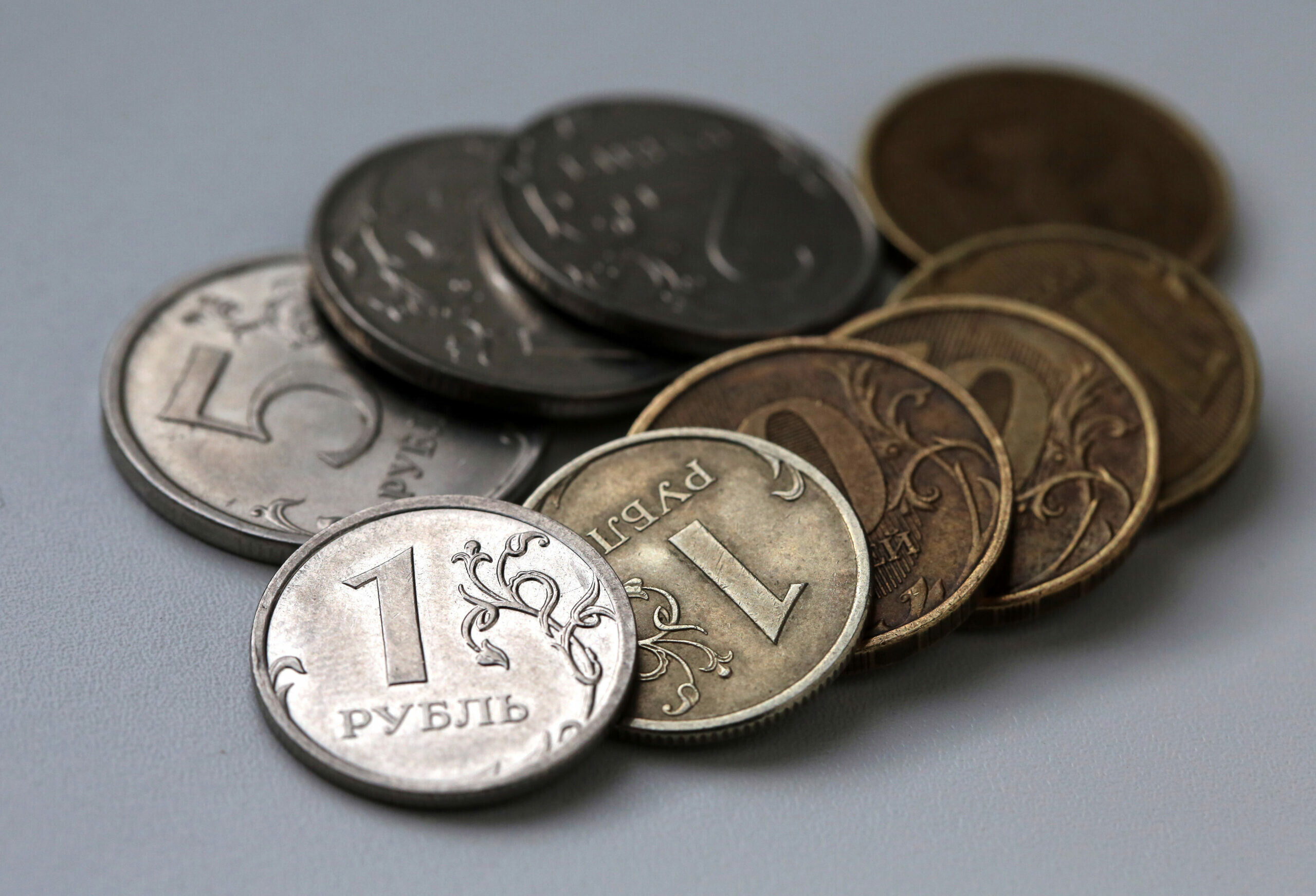 В России продлят поддержку продаж валютной выручки до конца 2024 года