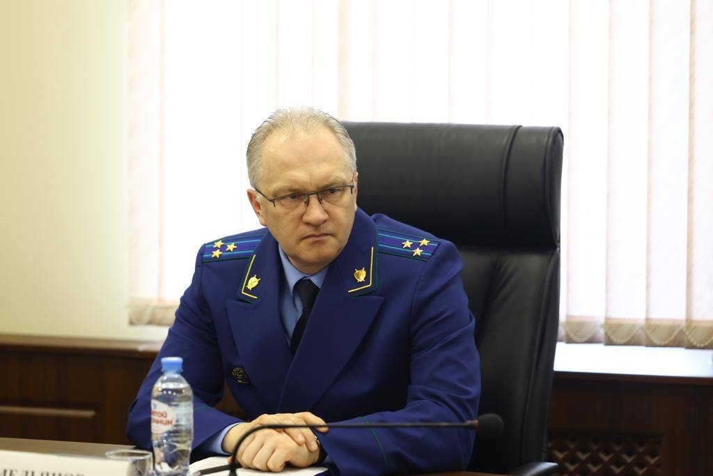 Экс-замглавы администрации Ахтубинска незаконно продал два участка земли