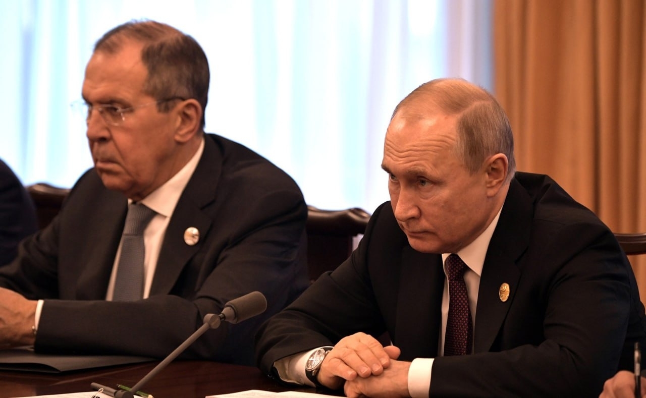 «Путин почувствовал неладное»: Кремль отправил 20 человек на переговоры в Пекин