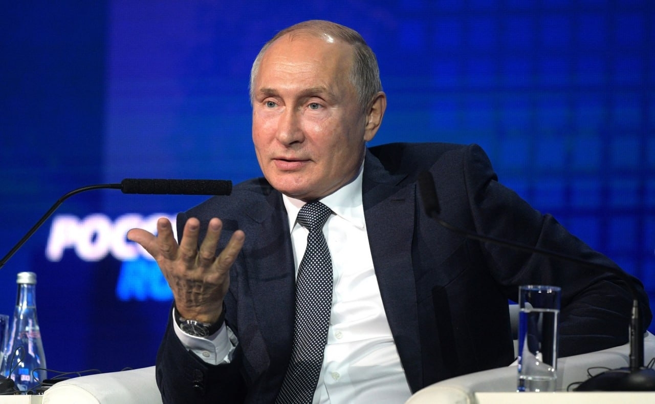 Общественная приемная кандидата в президенты Владимира Путина начала работу в Петербурге