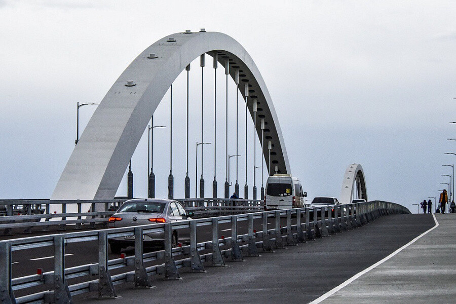 Новый Яблоновский мост для авто и пешеходов на год раньше открыли в Краснодаре