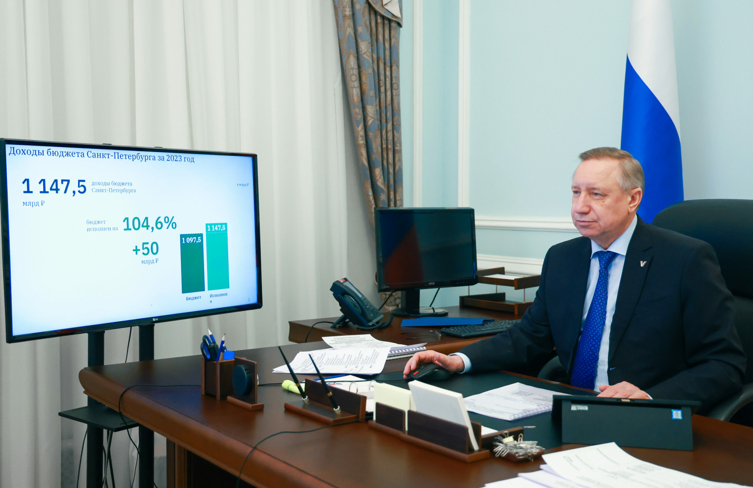 Беглов поручил создать комиссию для выяснения причин ДТП с автобусом