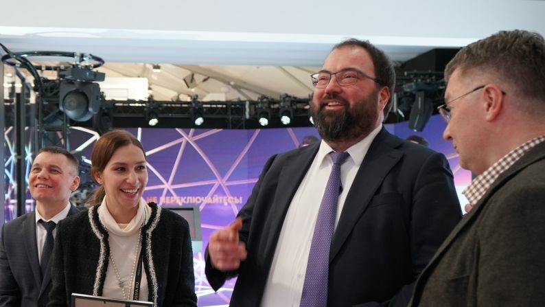 Глава Минцифры Шадаев анонсировал запуск производства станций 5G в 2025 году