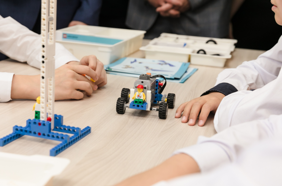 Более 11 млн рублей потратит Мурманская область на гранты в сфере образования