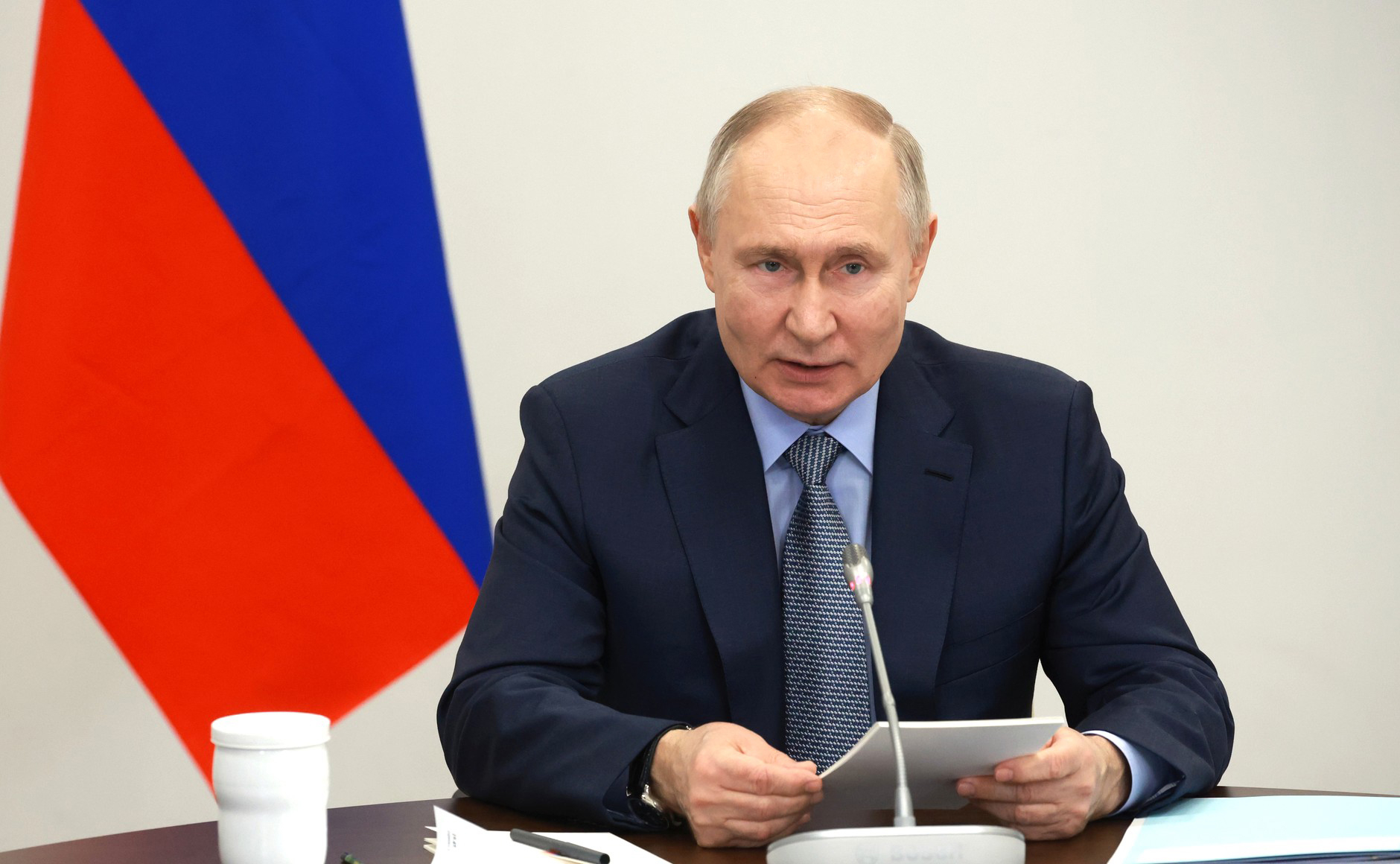 Путин заявил, что федеральные власти помогали и будут помогать Петербургу