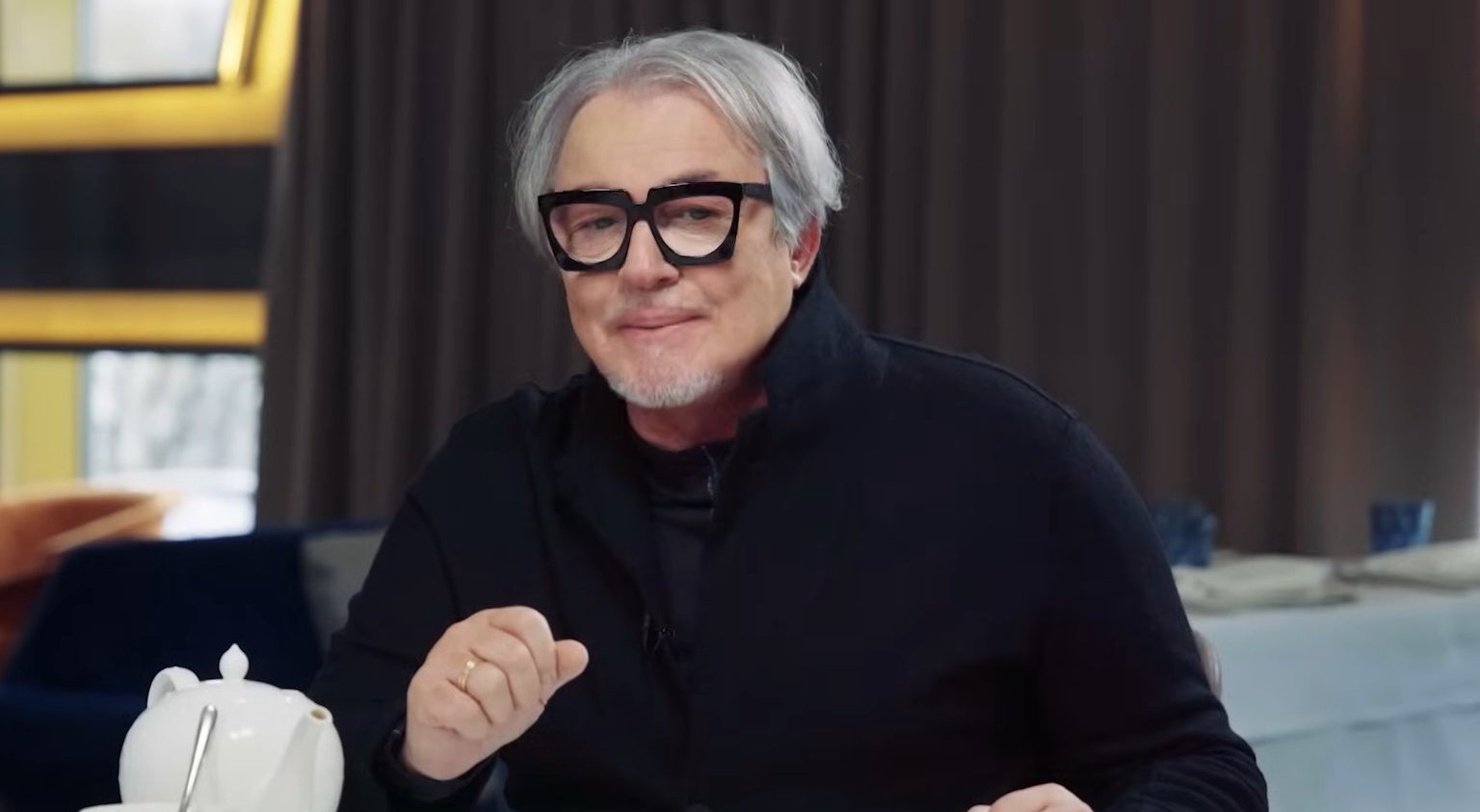 Дмитрий Дибров не стал скрывать проблемы Юлианны Карауловой на шоу «Кто хочет стать миллионером?»