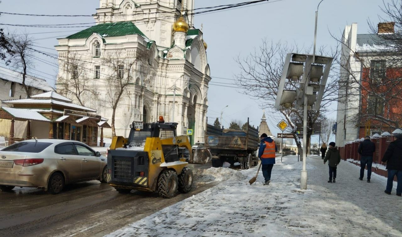 Адвокат объяснил, кто ответит за травму, полученную в результате падения на скользкой дороге