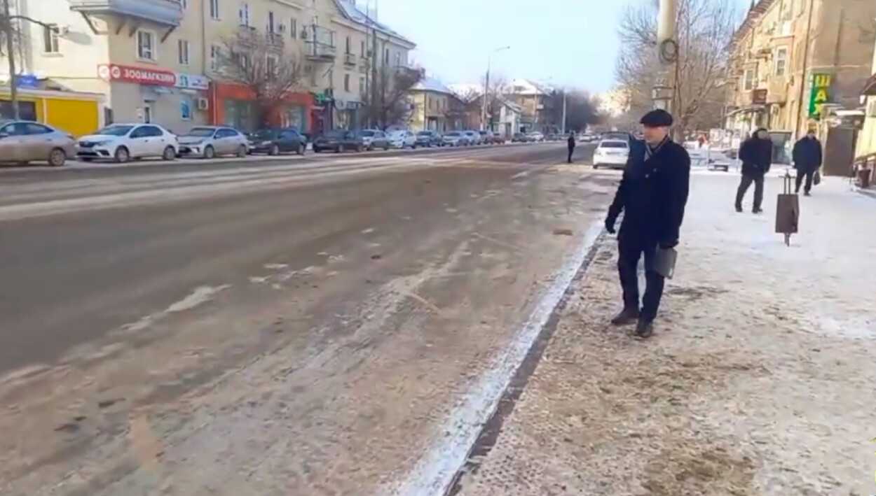 Полицейские составили шесть протоколов за неправильную парковку в центре Астрахани 